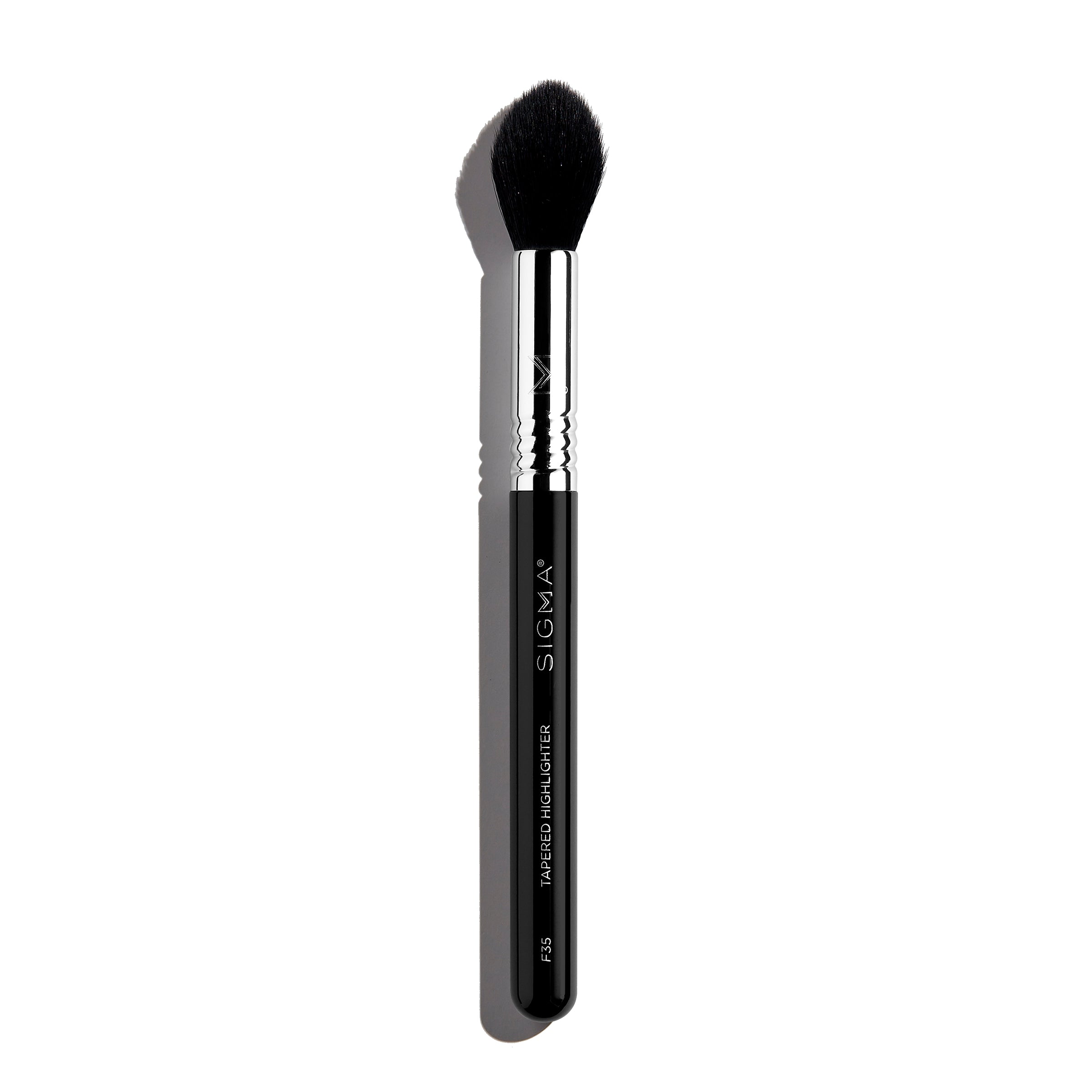 F35 Tapered Highlighter Brush by Sigma Beauty